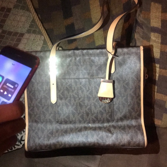 Purses - Picture 4 of 4